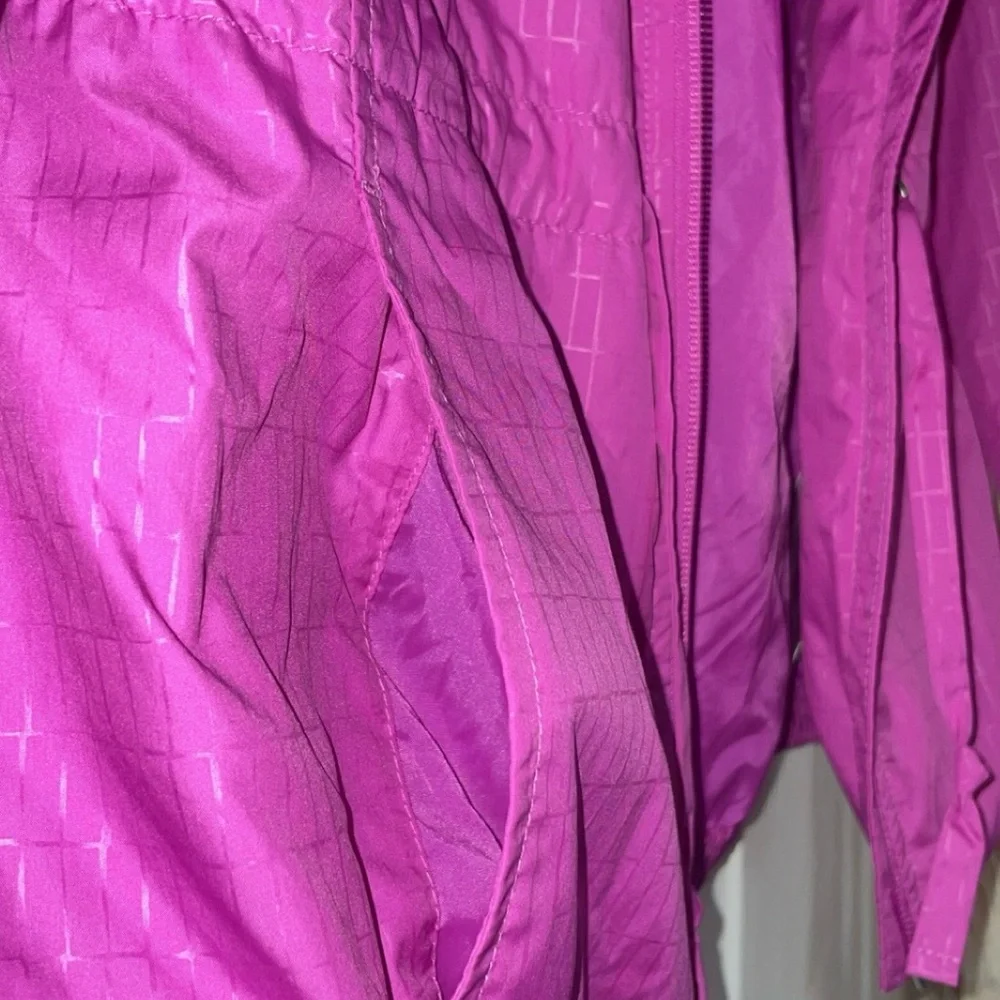 Columbia Women’s Hooded Windbreaker Jacket - Picture 11 of 12